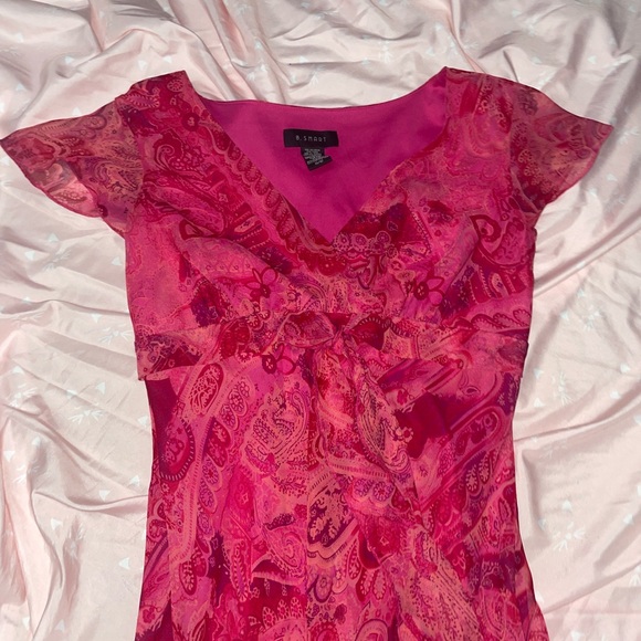 B. Smart Vibrant Pink Paisley Midi Dress - Picture 2 of 4